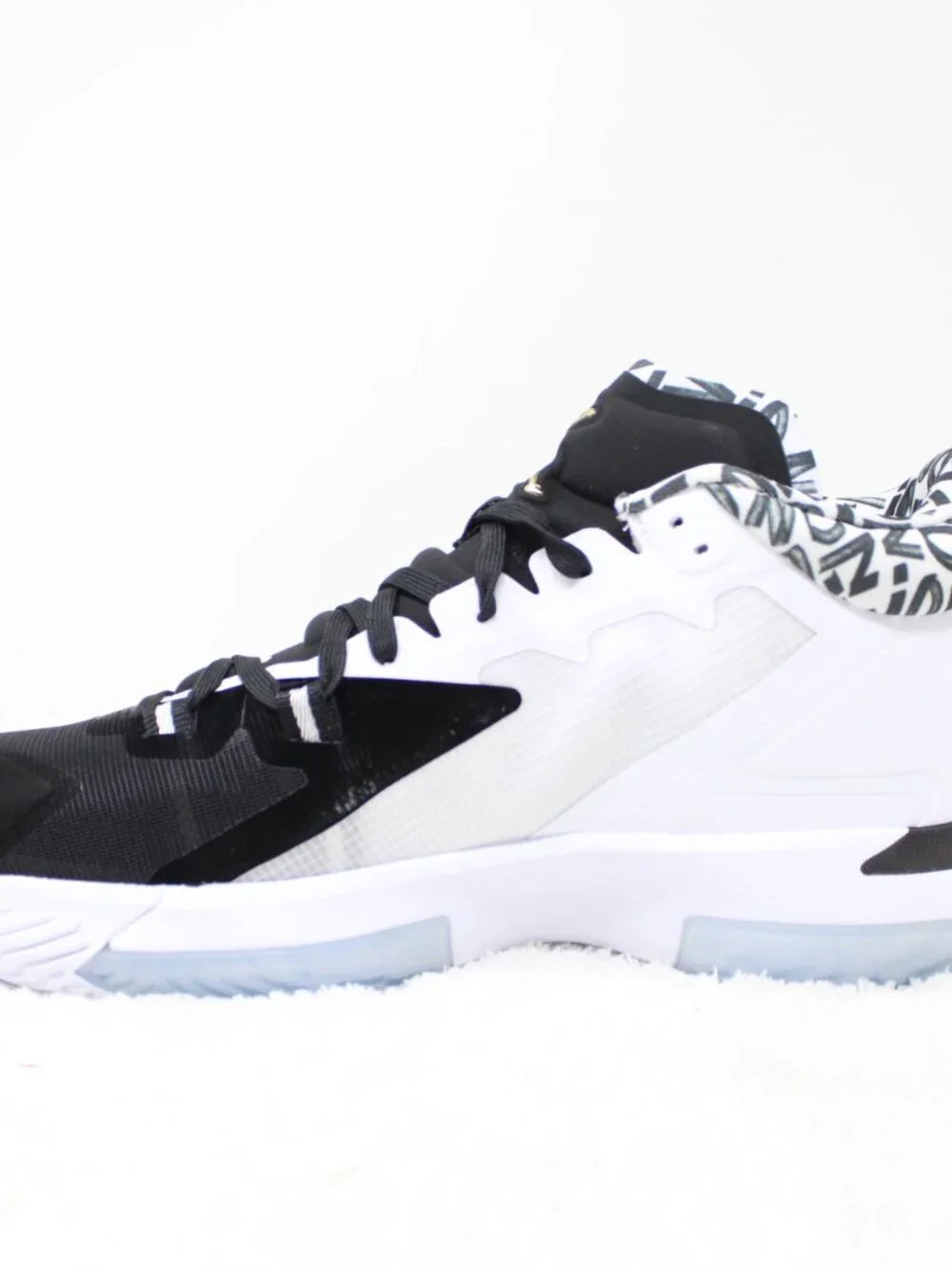 Jordon ZION 1 Shoes New w/ Box Mens 13 Black/White/Metallic‎ Gold Basketball